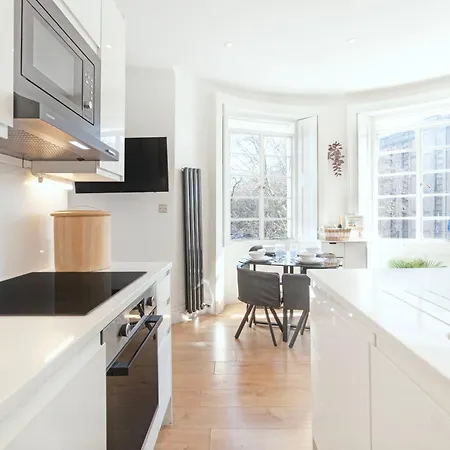 Luxury 2 Bedroom Flat In Royal Crescent London Exterior photo