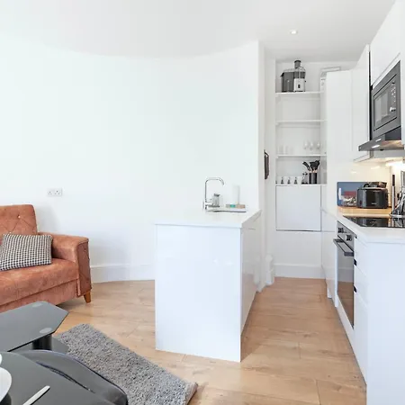 Luxury 2 Bedroom Flat In Royal Crescent London Exterior photo