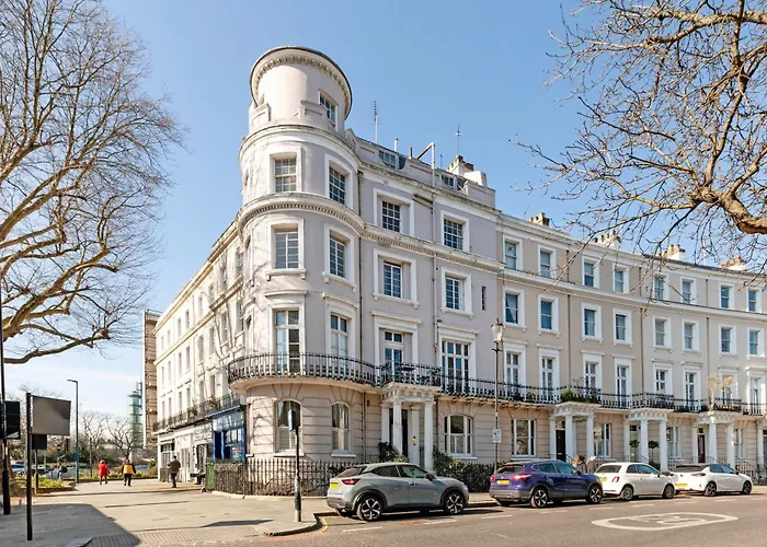 Luxury 2 Bedroom Flat In Royal Crescent
